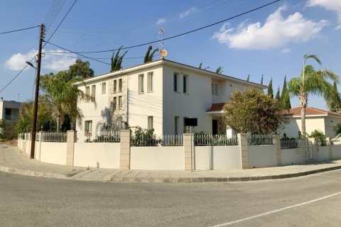 4 bedrooms Villa in Latsia, Nicosia, Cyprus No. 55706