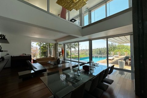 5 bedrooms Villa in Limassol, Cyprus No. 27645