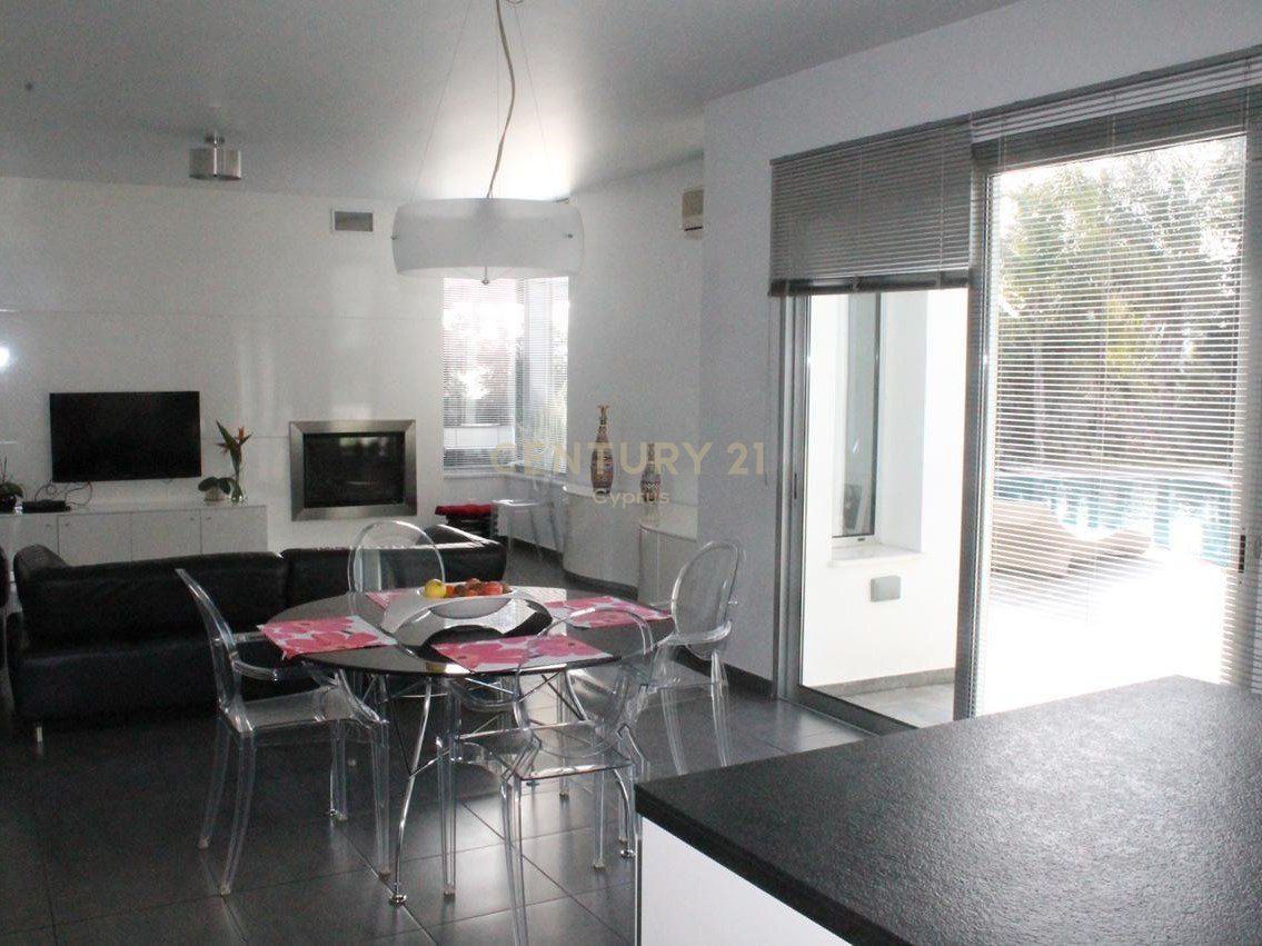 5 bedrooms Villa in Paphos, Cyprus No. 54288