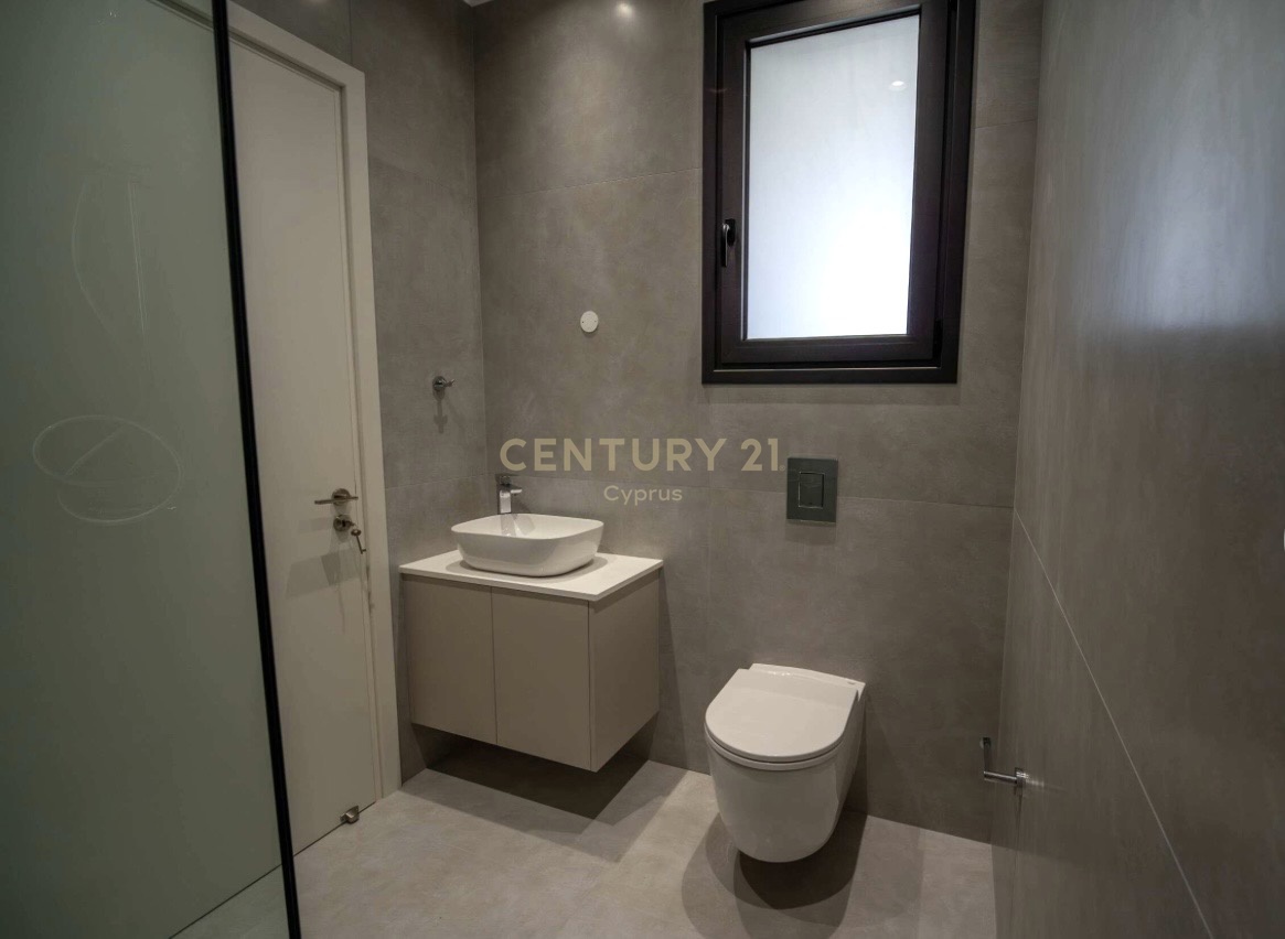 2 bedrooms Apartment in Larnaca, Larnaka, Cyprus No. 53552