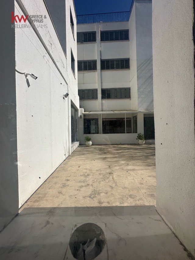 1681m2 Local comercial en Nicosia, Chipre No. 51569