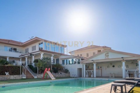 6 bedrooms Villa in Germasogeia, Limassol, Cyprus No. 53766