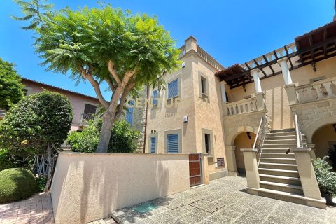 5 bedrooms Villa in Pyrgos, Limassol, Cyprus No. 6025