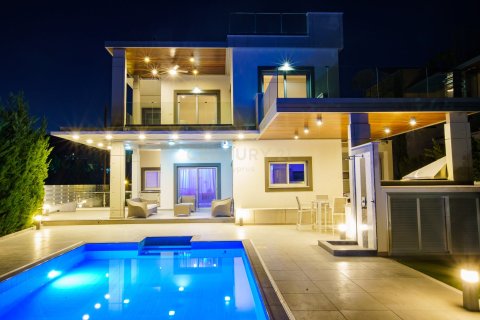 4 bedrooms Villa in Agios Tychonas, Limassol, Cyprus No. 53647