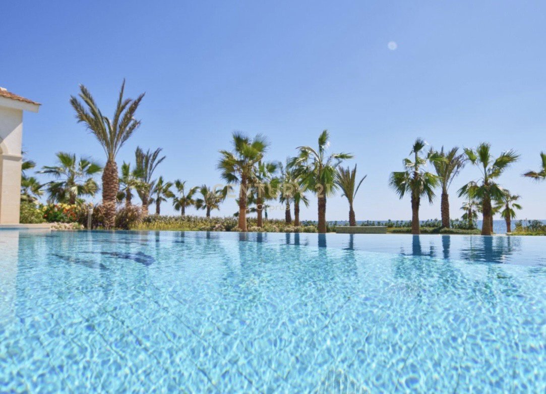 6 bedrooms Villa in Pervolia, Larnaka, Cyprus No. 53509