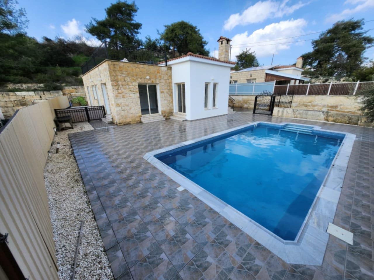3 bedrooms Bungalow in Limassol, Cyprus No. 35964