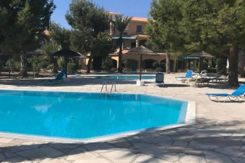 Квартира с 2 спальнями в Хлорака, Пафос, Кипр № 37146 8