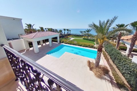 6 bedrooms Villa in Pervolia, Larnaka, Cyprus No. 40148