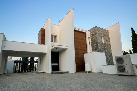 5 bedrooms Villa in Paralimni, Ammochostos, Cyprus No. 40629