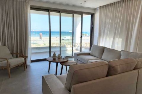 2 bedrooms Apartment in Larnaca, Larnaka, Cyprus No. 53439