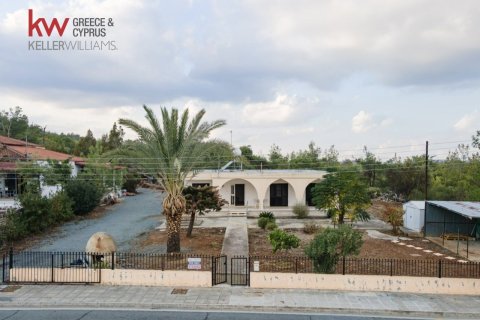 3 bedrooms Bungalow in Mosfiloti, Larnaka, Cyprus No. 39863
