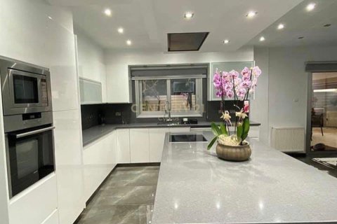 6 bedrooms Villa in Limassol, Cyprus No. 55863