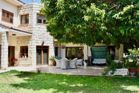 3 bedrooms Villa in Pyrgos, Limassol, Cyprus No. 31615