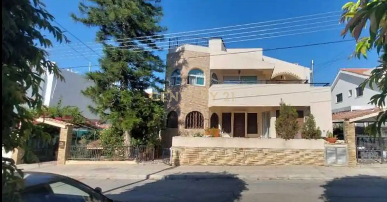 6 bedrooms Villa in Germasogeia, Limassol, Cyprus No. 53901