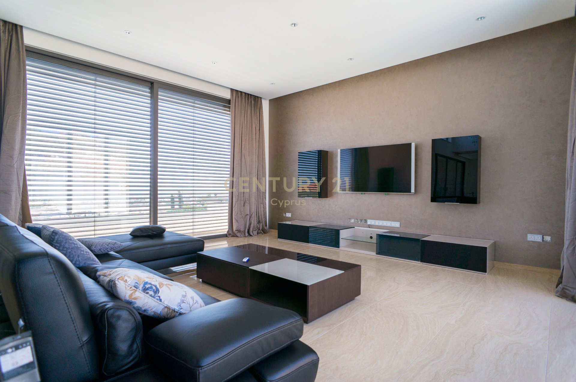 5 bedrooms Villa in Germasogeia, Limassol, Cyprus No. 53964