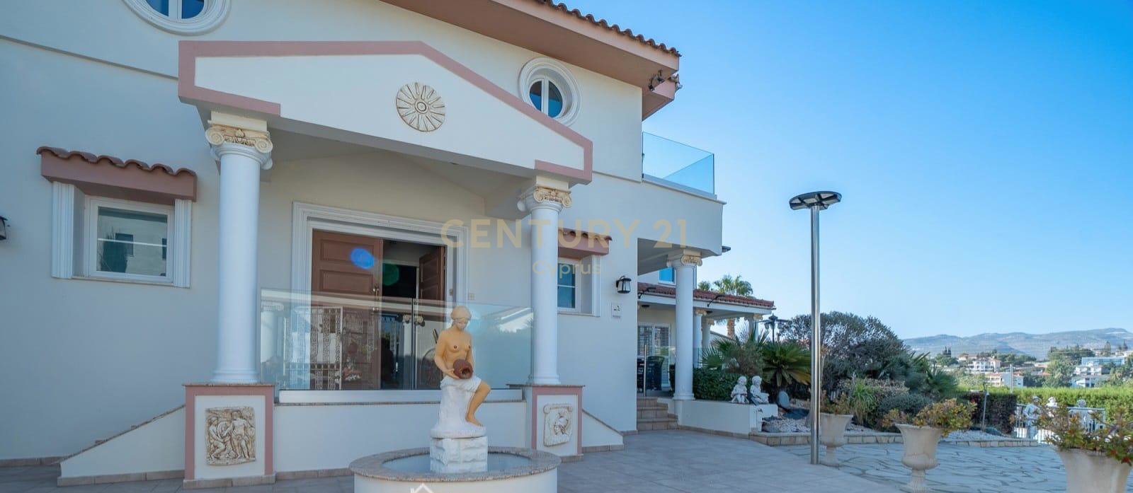 6 bedrooms Villa in Germasogeia, Limassol, Cyprus No. 53766