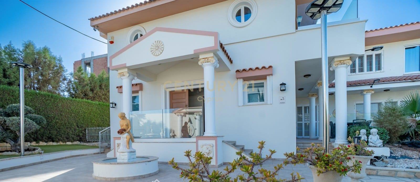 6 bedrooms Villa in Germasogeia, Limassol, Cyprus No. 53766