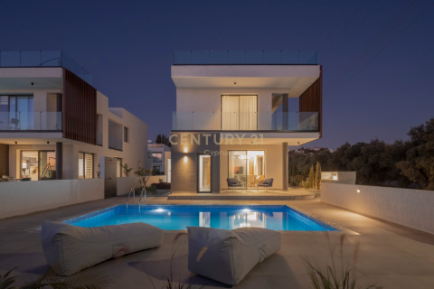 4 bedrooms Villa in Chloraka, Paphos, Cyprus No. 53937