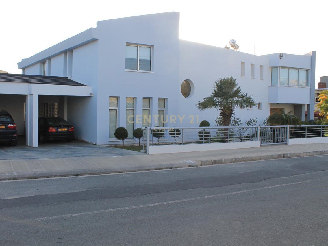 5 bedrooms Villa in Paphos, Cyprus No. 54288
