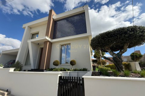 3 bedrooms Villa in Episkopi, Limassol, Cyprus No. 55571