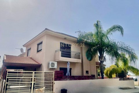 3 bedrooms Villa in Kolossi, Limassol, Cyprus No. 55183
