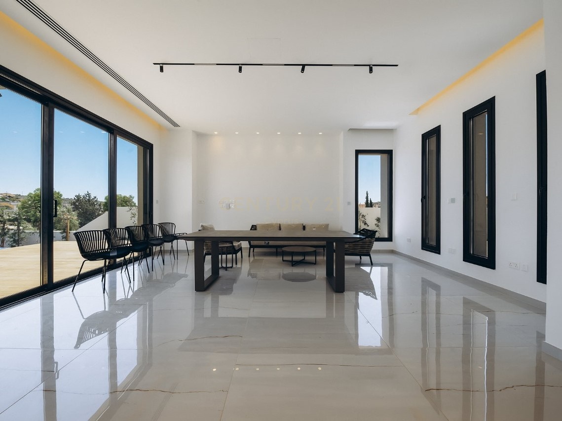4 bedrooms Villa in Agios Tychonas, Limassol, Cyprus No. 54106
