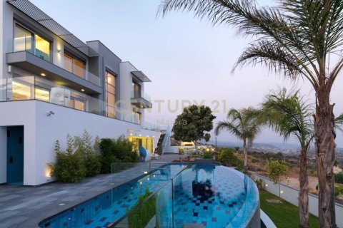 3 bedrooms Villa in Mesa Geitonia, Limassol, Cyprus No. 56160
