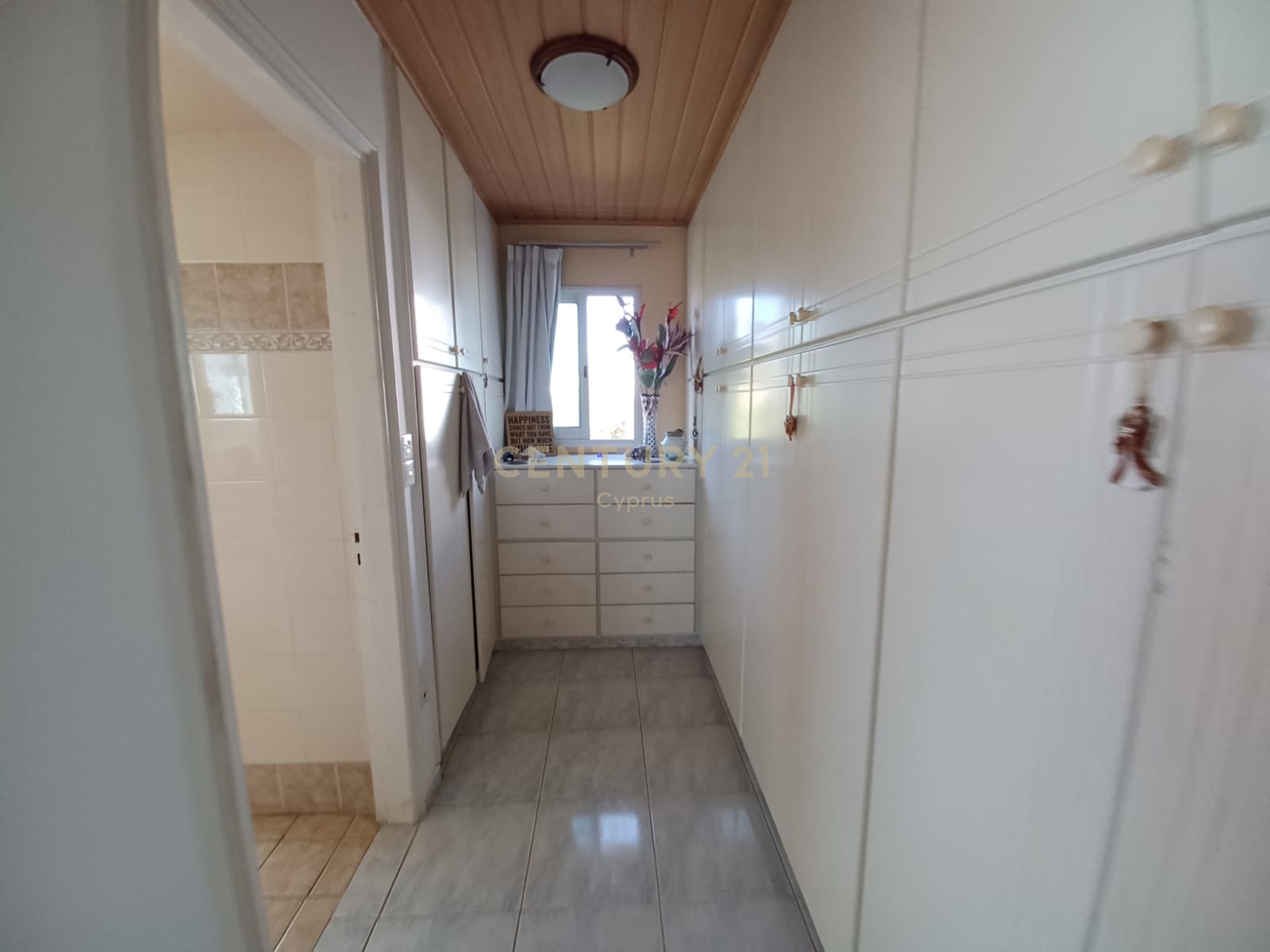 6 bedrooms Villa in Germasogeia, Limassol, Cyprus No. 53901