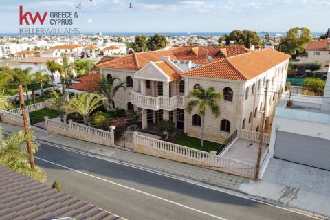 6 bedrooms Villa in Oroklini, Larnaka, Cyprus No. 40395