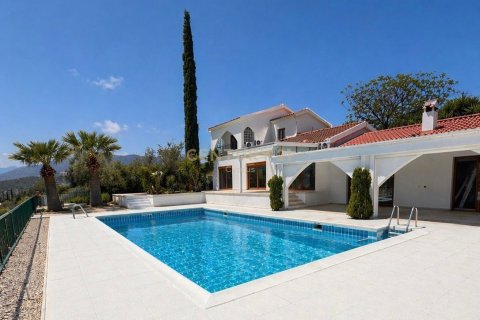 5 bedrooms Villa in Germasogeia, Limassol, Cyprus No. 54980