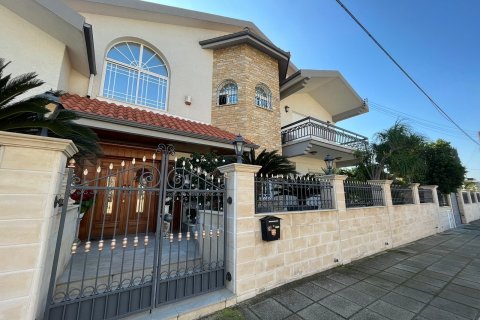 4 bedrooms Villa in Limassol, Cyprus No. 55231