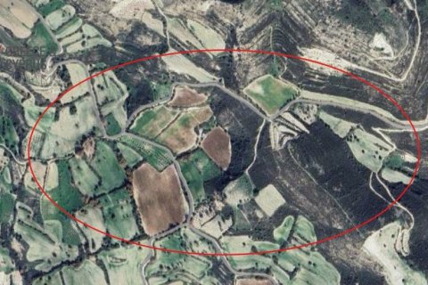 3514m2 Terrain à Pano Lefkara, Larnaka, Chypre No. 56733