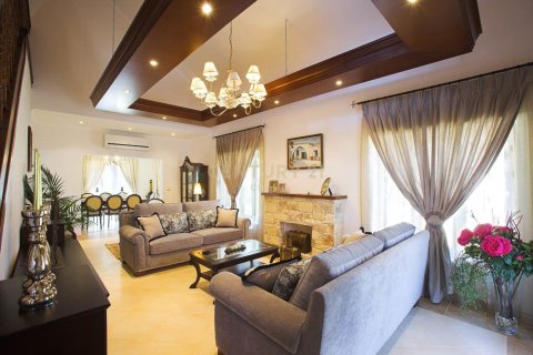 4 bedrooms Villa in Souni–Zanatzia, Limassol, Cyprus No. 55035