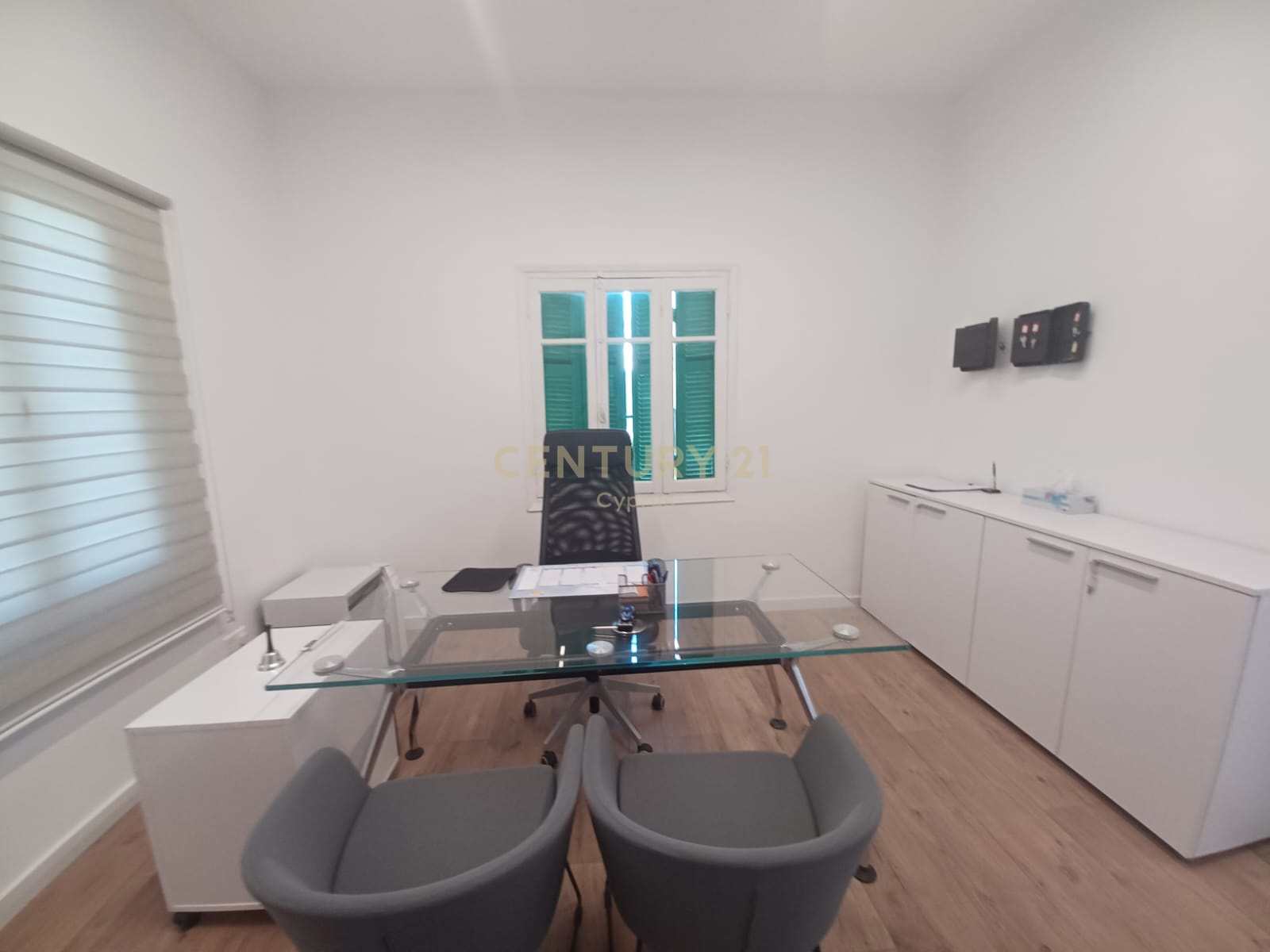 Офис 90м2 в Лимассол, Лимасол, Кипр № 57534