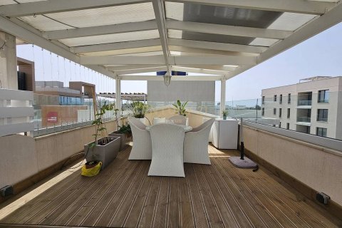 3 bedrooms Penthouse in Germasogeia, Limassol, Cyprus No. 55692