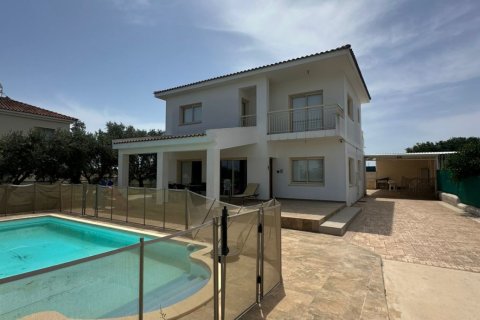 4 bedrooms Villa in Paralimni, Ammochostos, Cyprus No. 40452