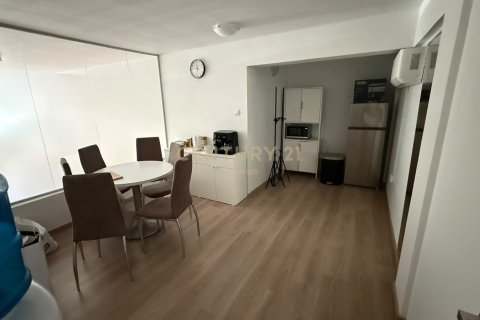 Офис 85м2 в Лимассол, Лимасол, Кипр № 57416
