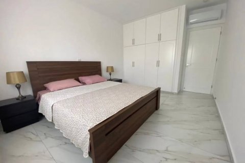 Квартира с 2 спальнями в Хлорака, Пафос, Кипр № 37146 12