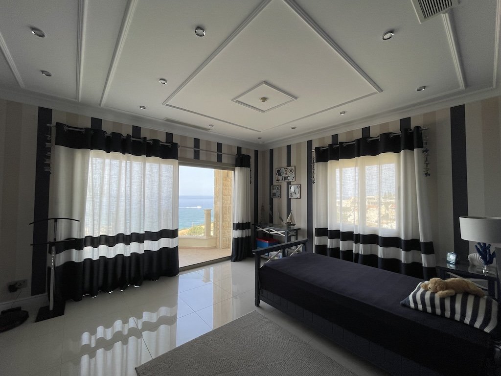 6 chambres Villa à Pegeia, Paphos, Chypre No. 33008