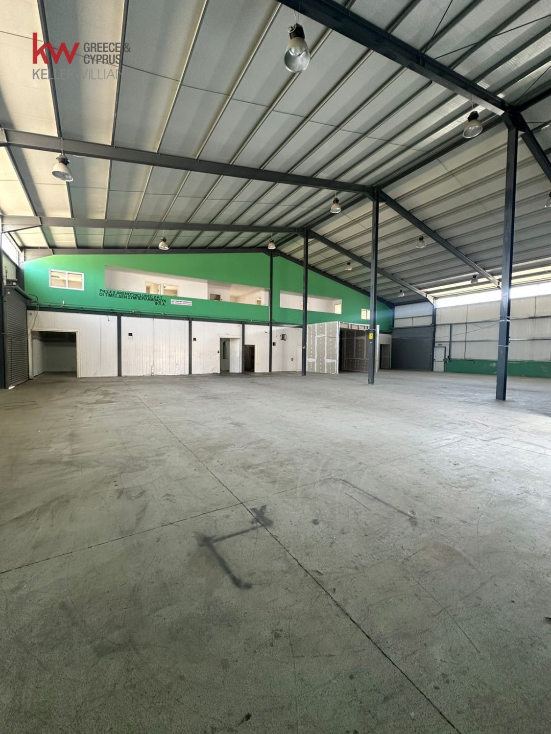 6 habitaciones Almacén en Larnaka, Chipre No. 40271