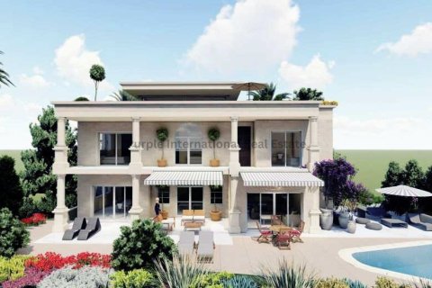 5 bedrooms Villa in Chloraka, Paphos, Cyprus No. 8012