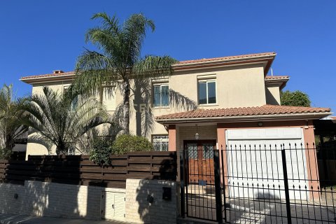 4 dormitorios Villa en Pyrgos, Limassol, Chipre No. 54213
