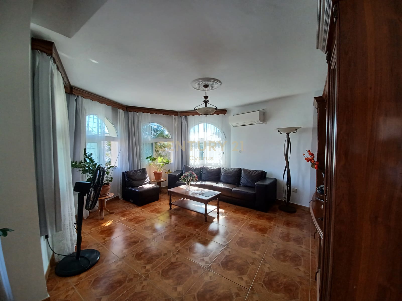 6 bedrooms Villa in Germasogeia, Limassol, Cyprus No. 53901