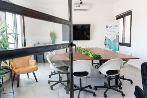 408m2 Oficina en Limassol, Chipre No. 54156
