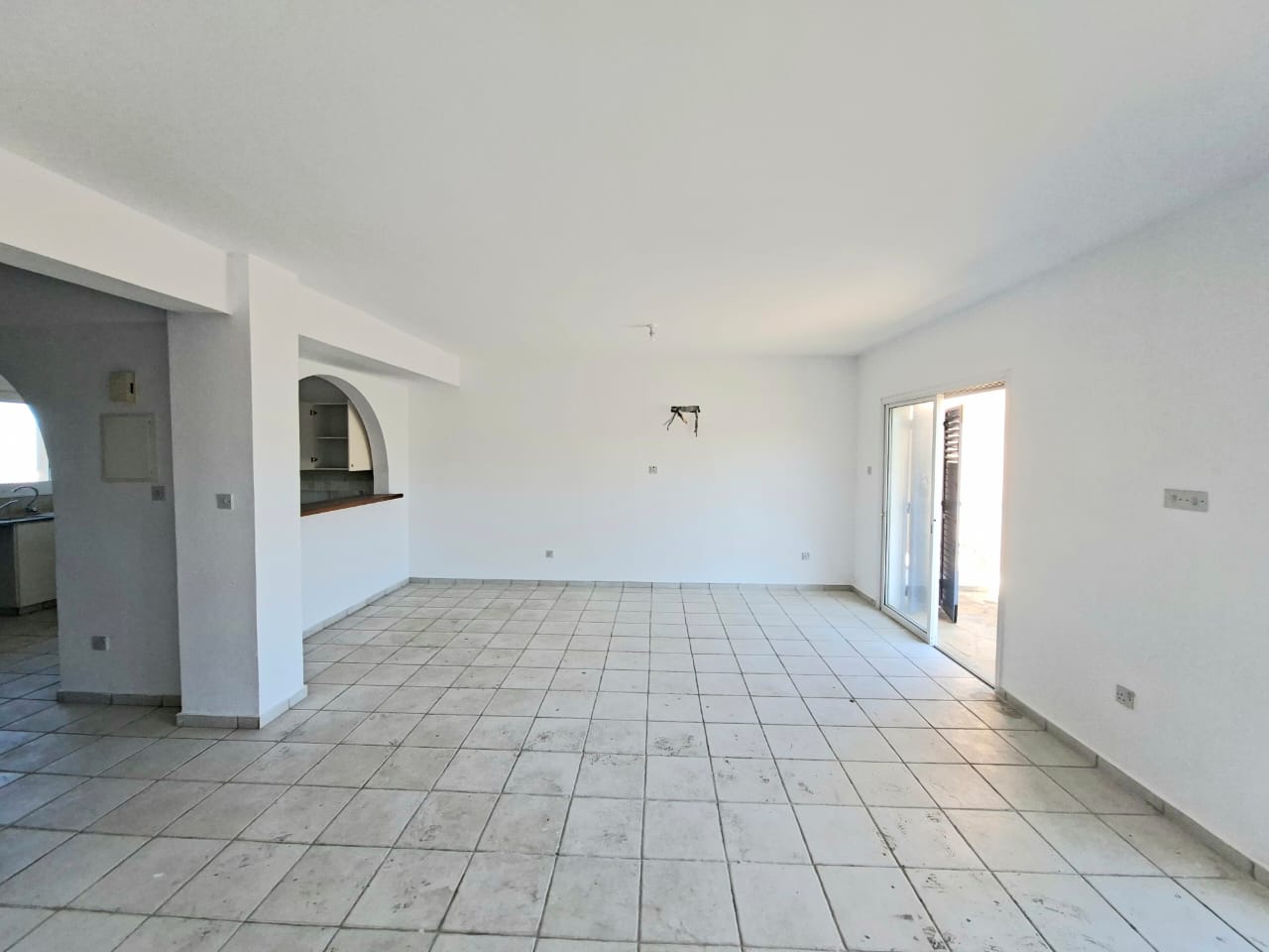 4 bedrooms Villa in Chloraka, Paphos, Cyprus No. 54806