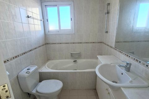 Вилла с 4 спальнями в Хлорака, Пафос,  № 54806 20