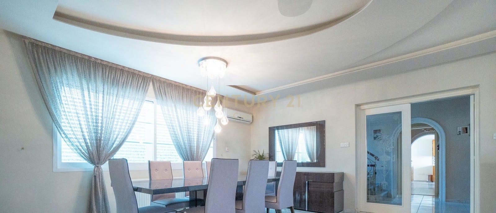 6 bedrooms Villa in Germasogeia, Limassol, Cyprus No. 53766