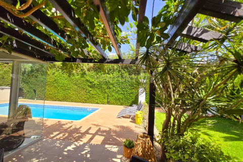 4 bedrooms Villa in Agios Athanasios, Limassol, Cyprus No. 55870