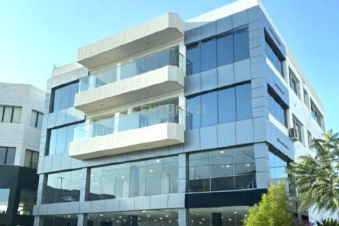 1356m2 Local comercial en Kato Polemidia, Limassol, Chipre No. 53449