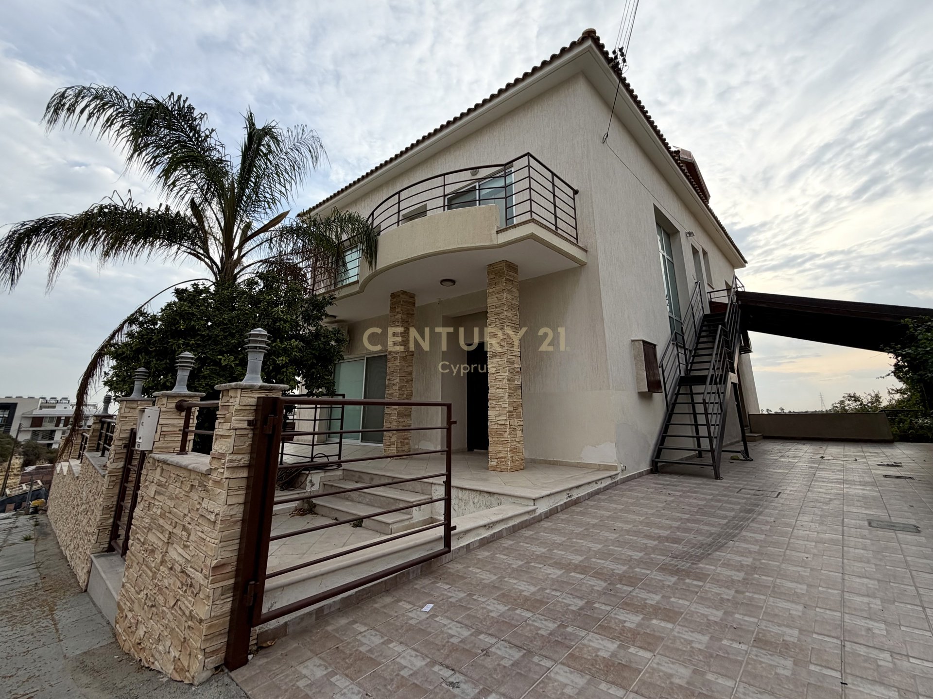 5 bedrooms Villa in Limassol, Cyprus No. 53518